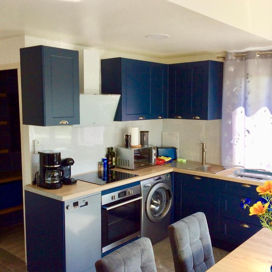 Bienvenue Chez Alain Et Marie Apartment อองทีบส์ ภายนอก รูปภาพ
