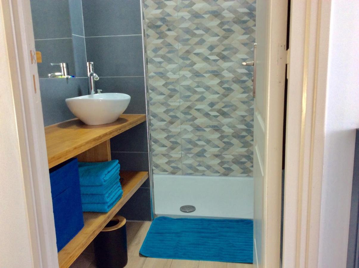 Bienvenue Chez Alain Et Marie Apartment อองทีบส์ ภายนอก รูปภาพ