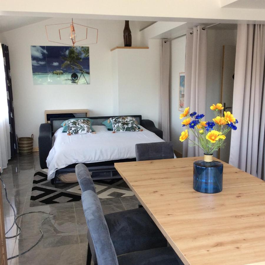 Bienvenue Chez Alain Et Marie Apartment อองทีบส์ ภายนอก รูปภาพ