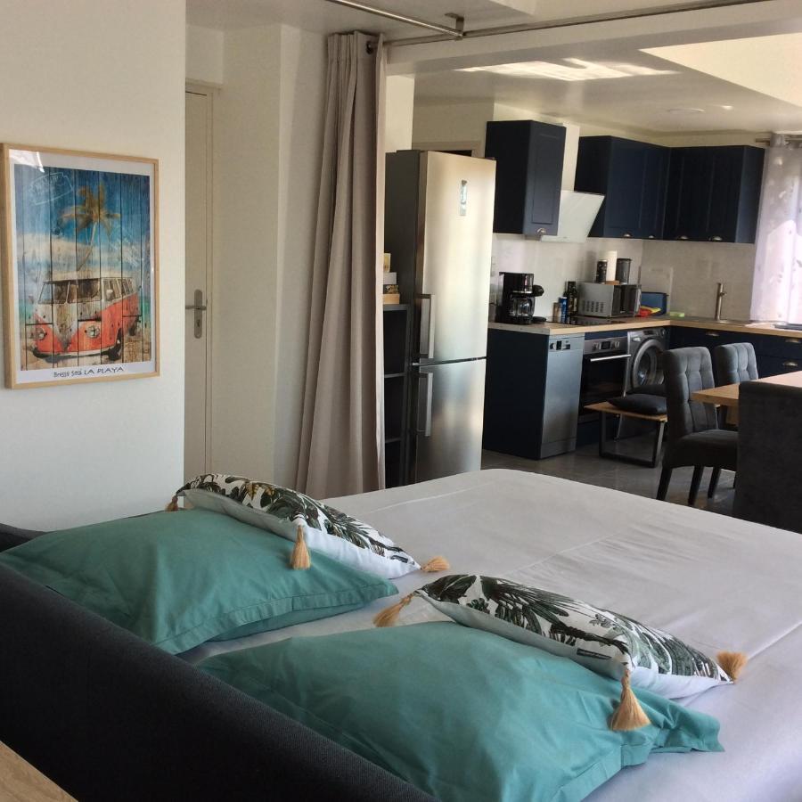 Bienvenue Chez Alain Et Marie Apartment อองทีบส์ ภายนอก รูปภาพ