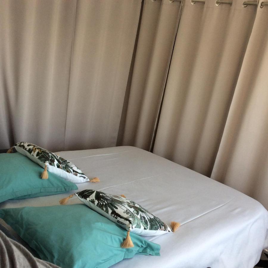 Bienvenue Chez Alain Et Marie Apartment อองทีบส์ ภายนอก รูปภาพ