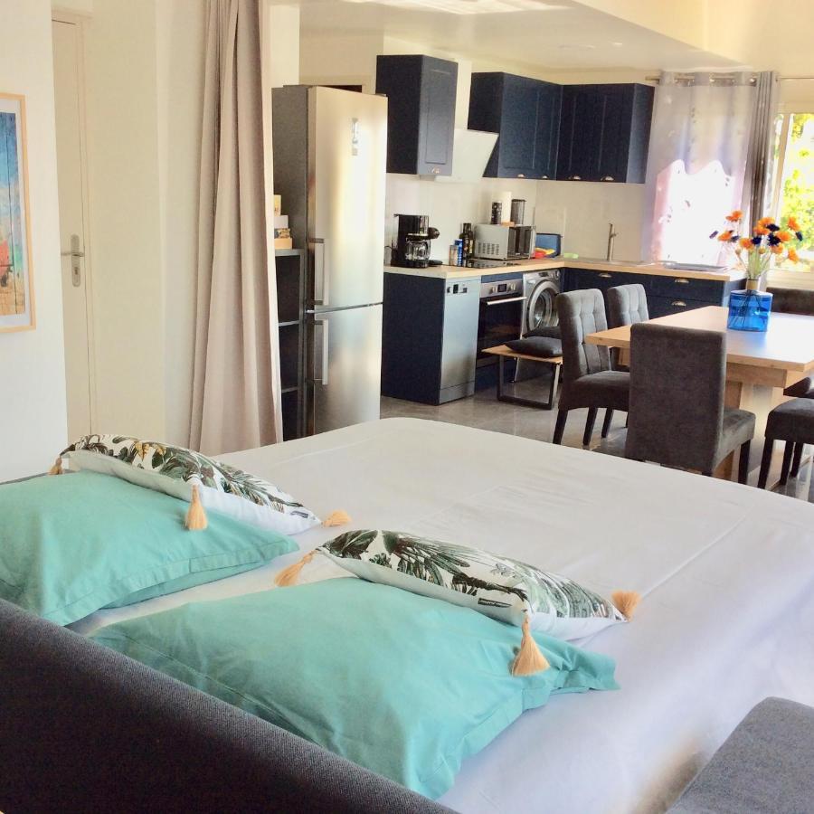 Bienvenue Chez Alain Et Marie Apartment อองทีบส์ ภายนอก รูปภาพ