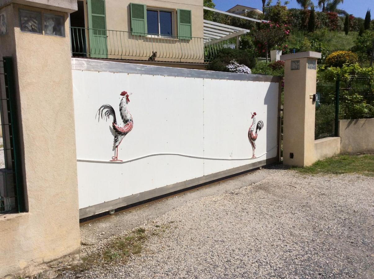 Bienvenue Chez Alain Et Marie Apartment อองทีบส์ ภายนอก รูปภาพ